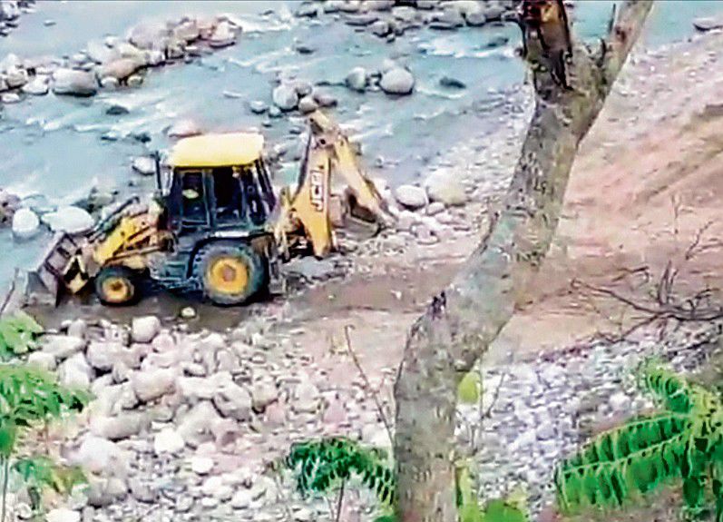 Kangra: Illegal mining in Gajj rivulet in Changer area at Shahpur poses ...