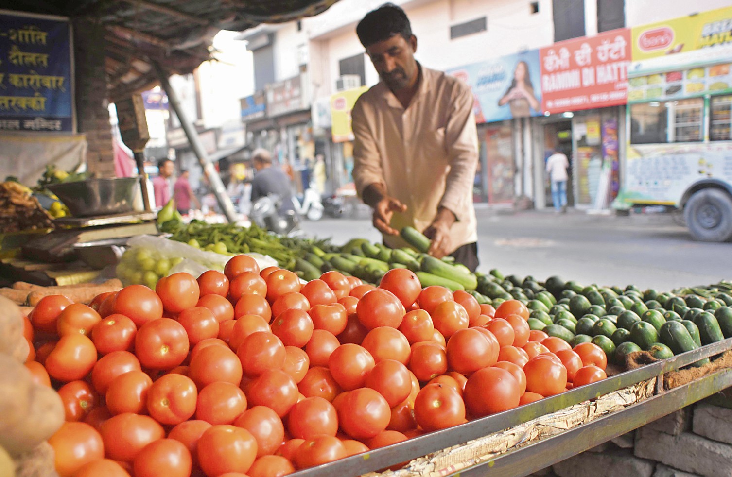 Vegetable prices head north, MLAs blame mandi mafia, Centre’s apathy