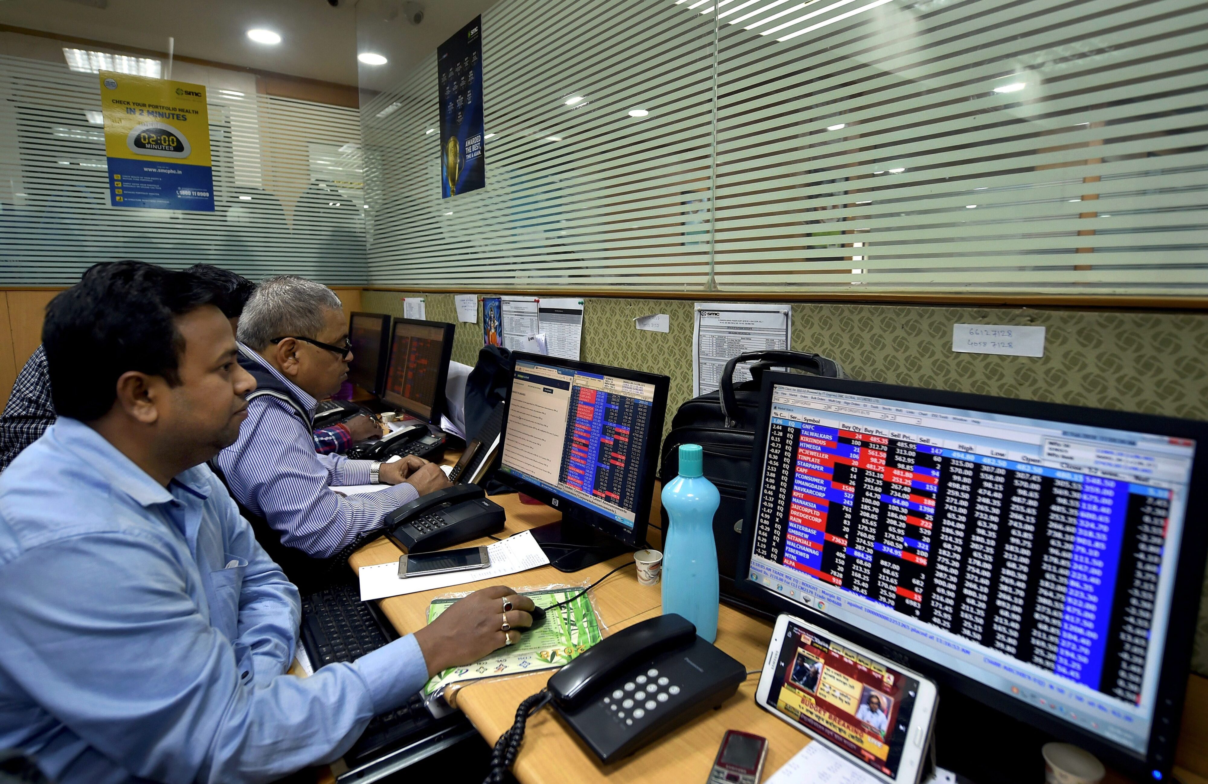 Markets decline in early trade amid unabated foreign fund outflows, muted earnings