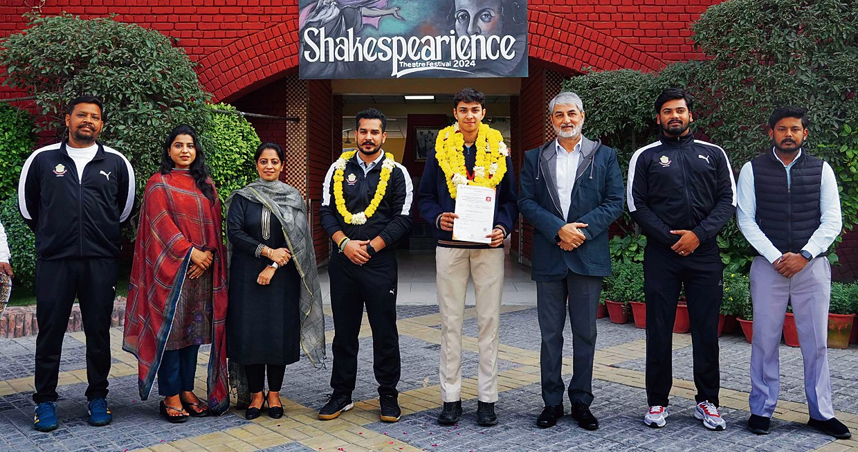 Campus notes: National medal in badminton