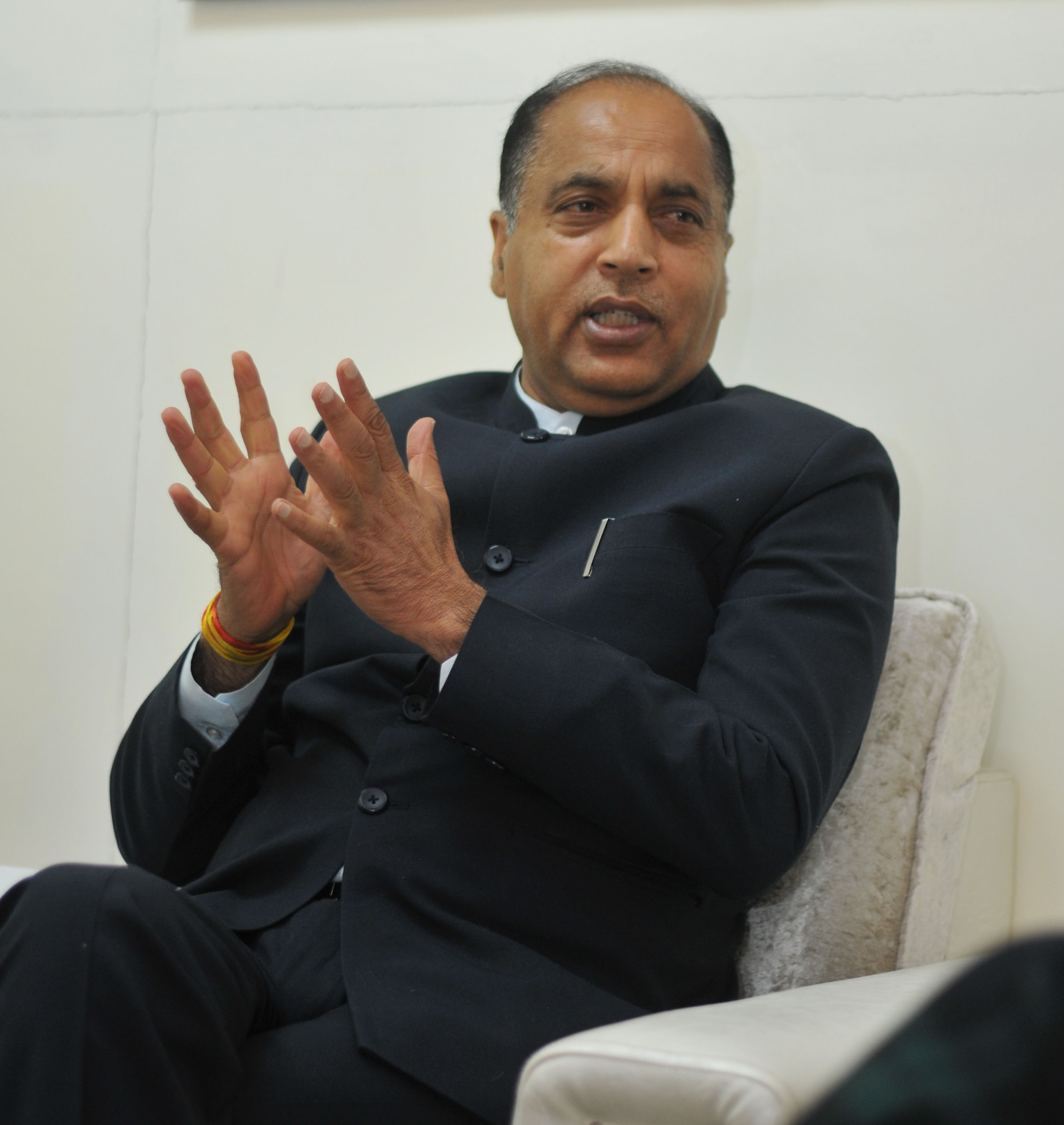 Opposition leader Jai Ram Thakur pledges to seek extension of taxi permits, ending fast