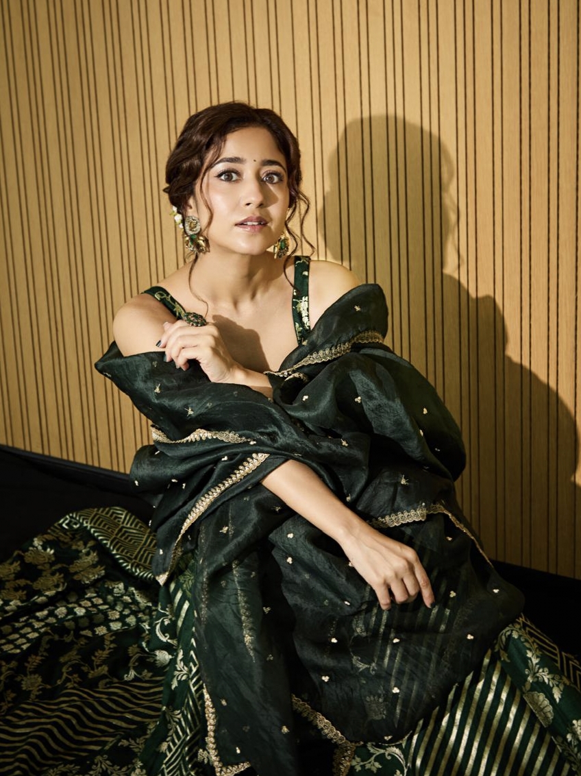 68f4e0dfb5c77 11810758CD SHWETA TRIPATHI
