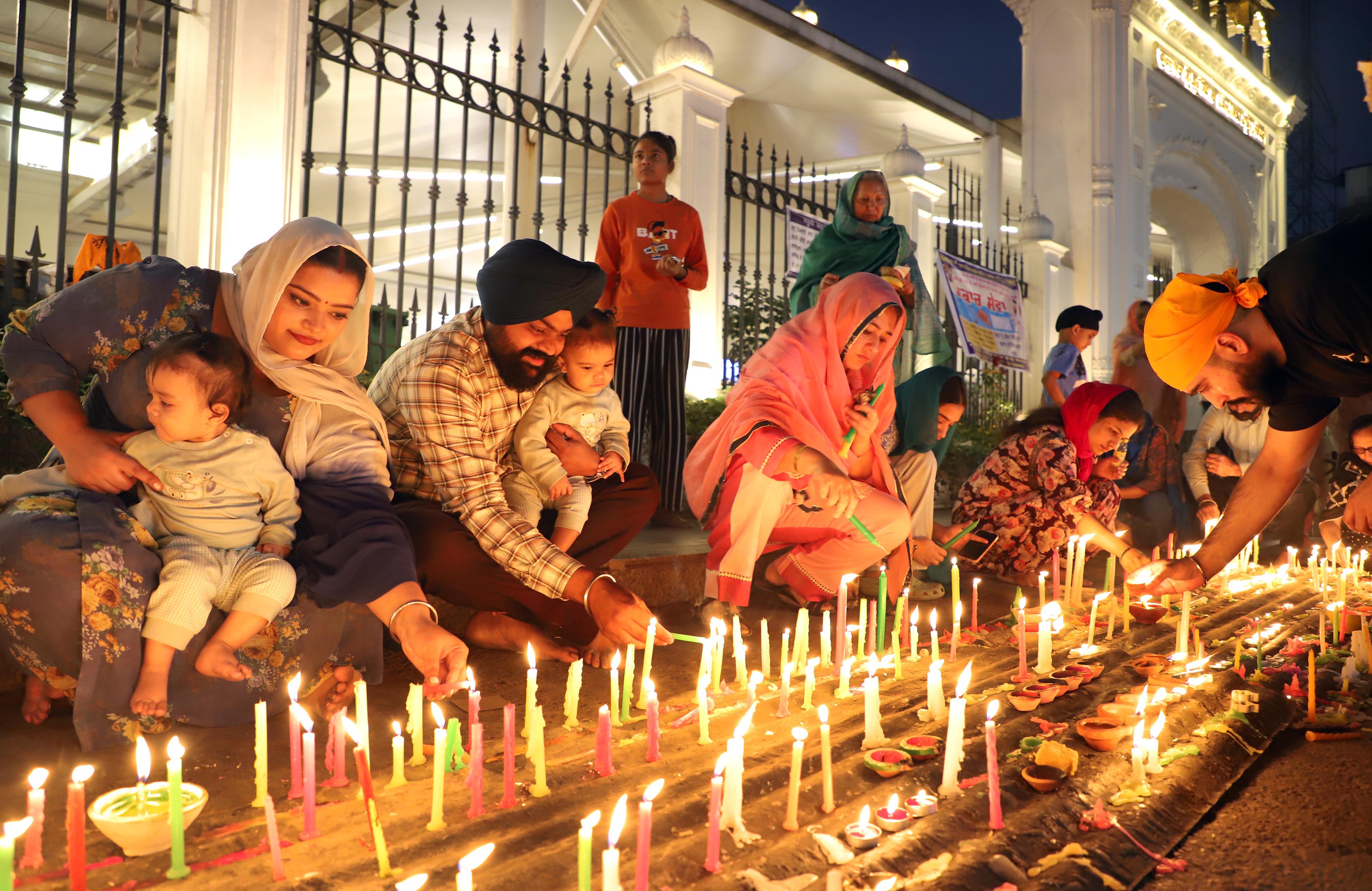 68f7bff21192b 1211090CD  211025 SS1 JLD DIWALI CELEBRATION GURUDWARA