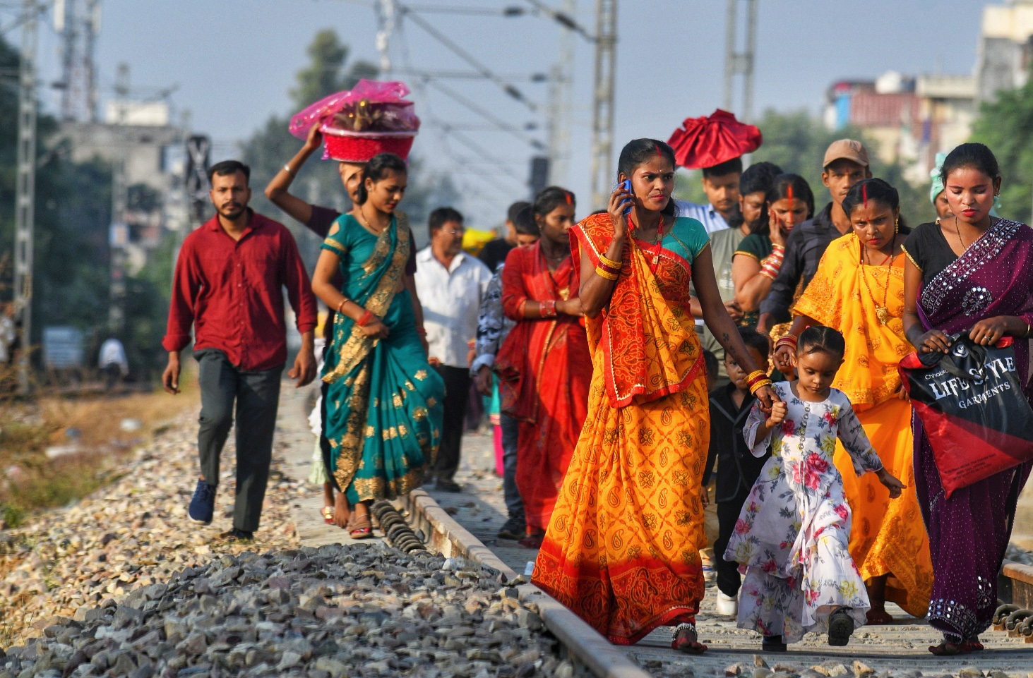 68ffcedcd552f 12710297CD  261025 HM LDH CHHATH PUJA 011