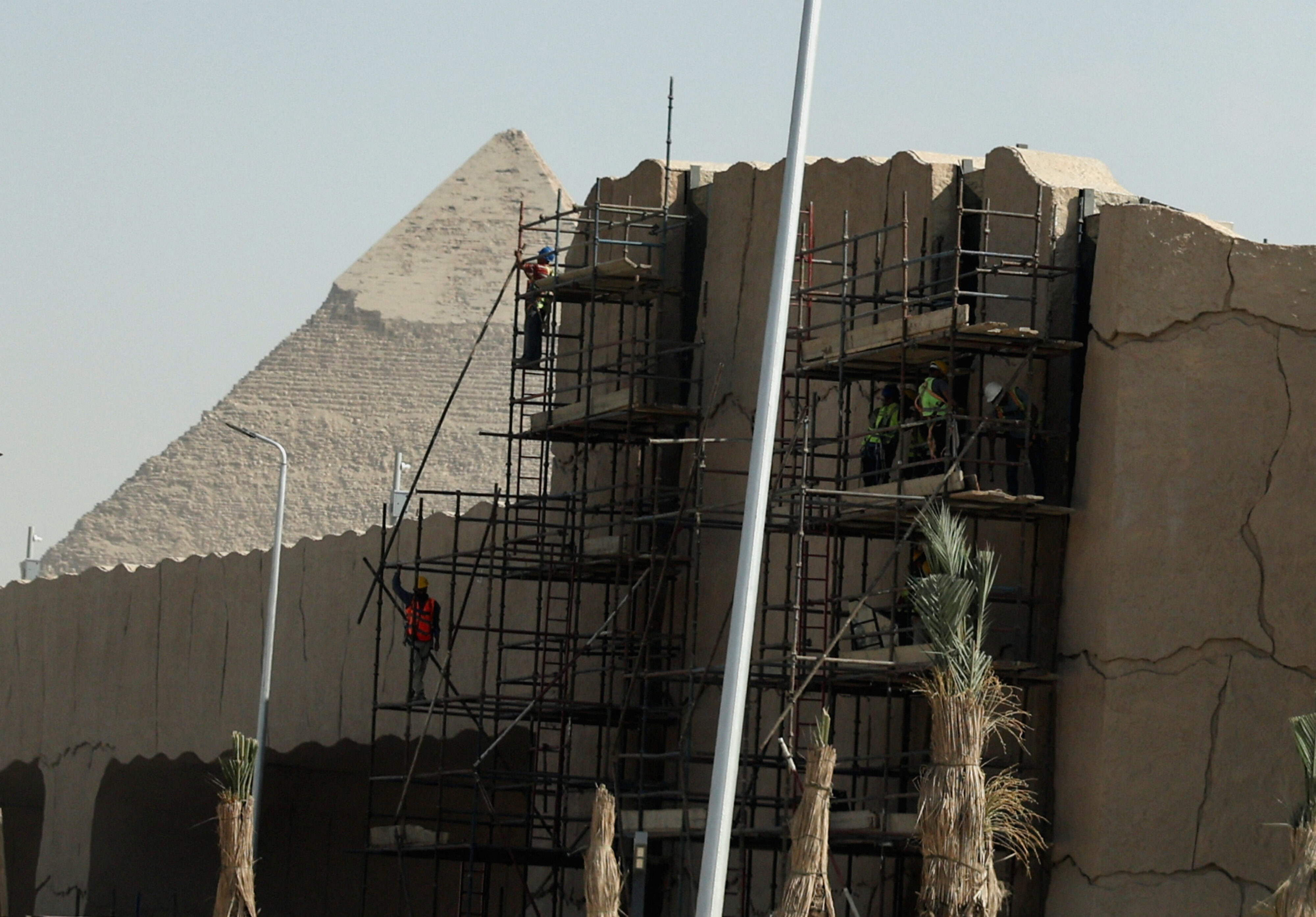 69034e0cd58bf 30101 2025 10 30T111825Z 687029747 RC2EUEA4TSPO RTRMADP 3 EGYPT ARCHAEOLOGY GEM PREVIEW