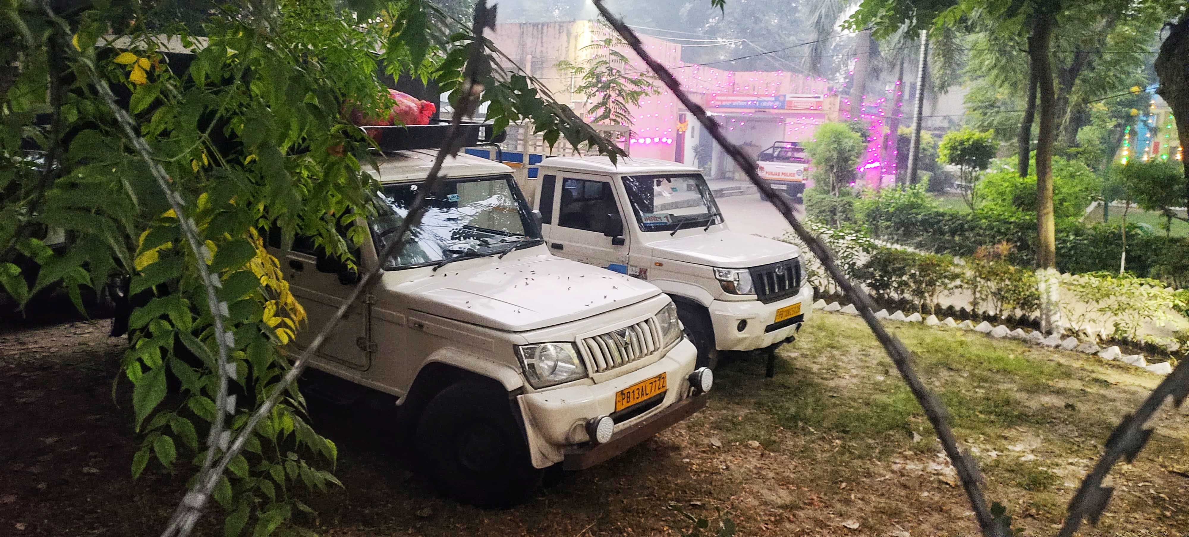 690766091c40a 10211447CD 021125 HM LDH NEWSPAPER VEHICLES PARKED AT KOTWALI POLICE STATION