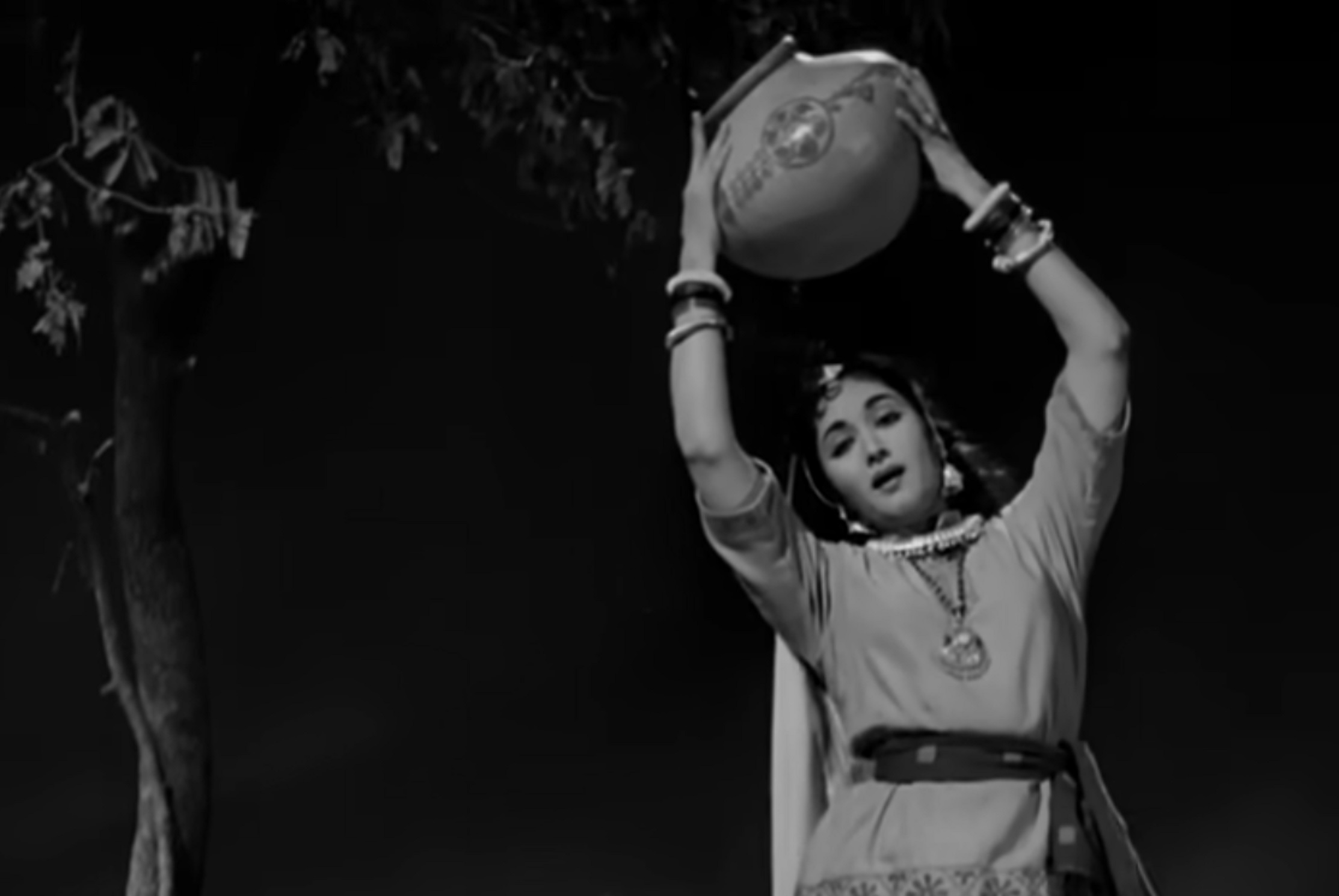 ‘Bichhuwa’ from ‘Madhumati’