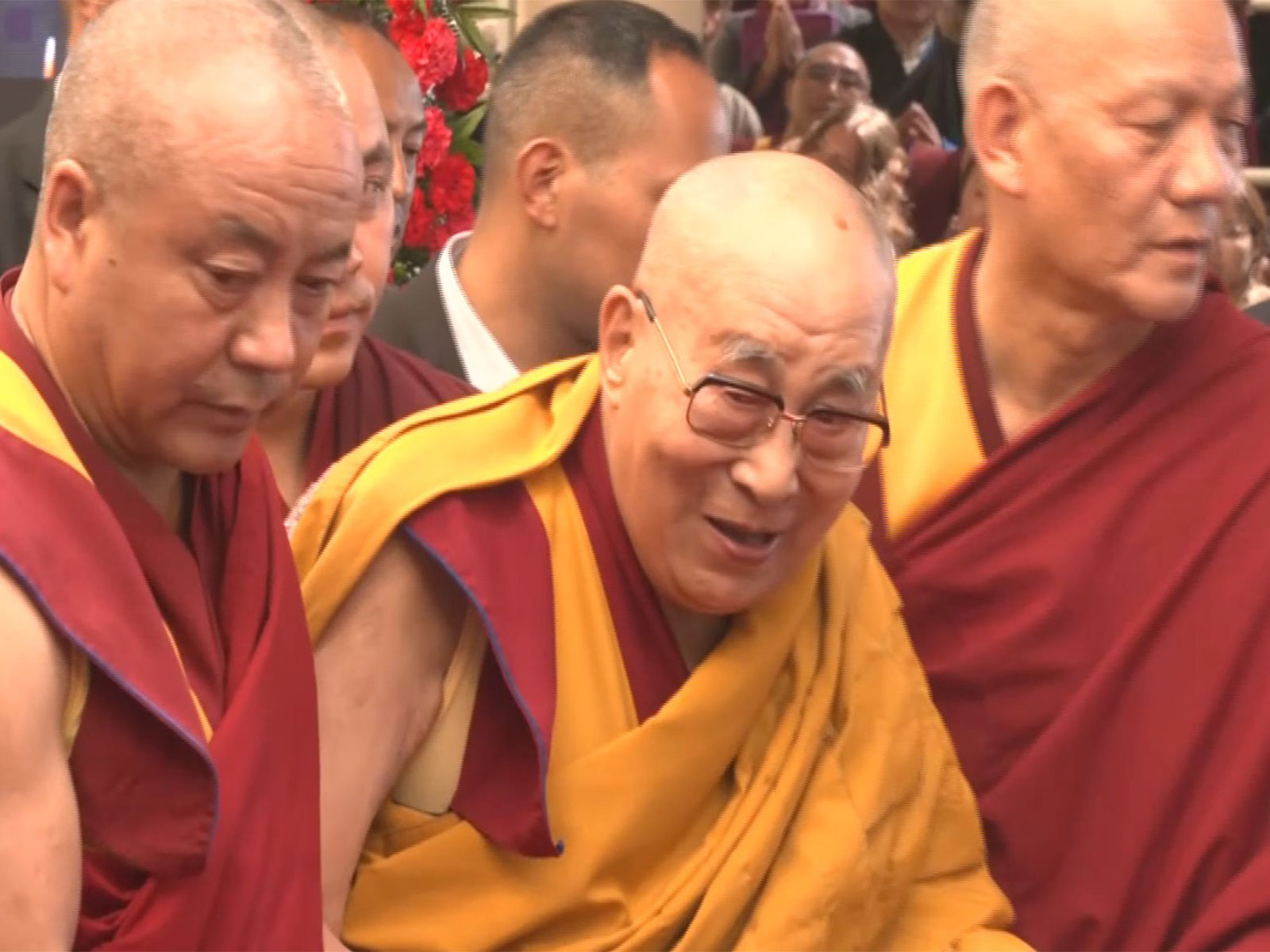 Dalai Lama attends long life prayer offered by 3 Tibetan associations