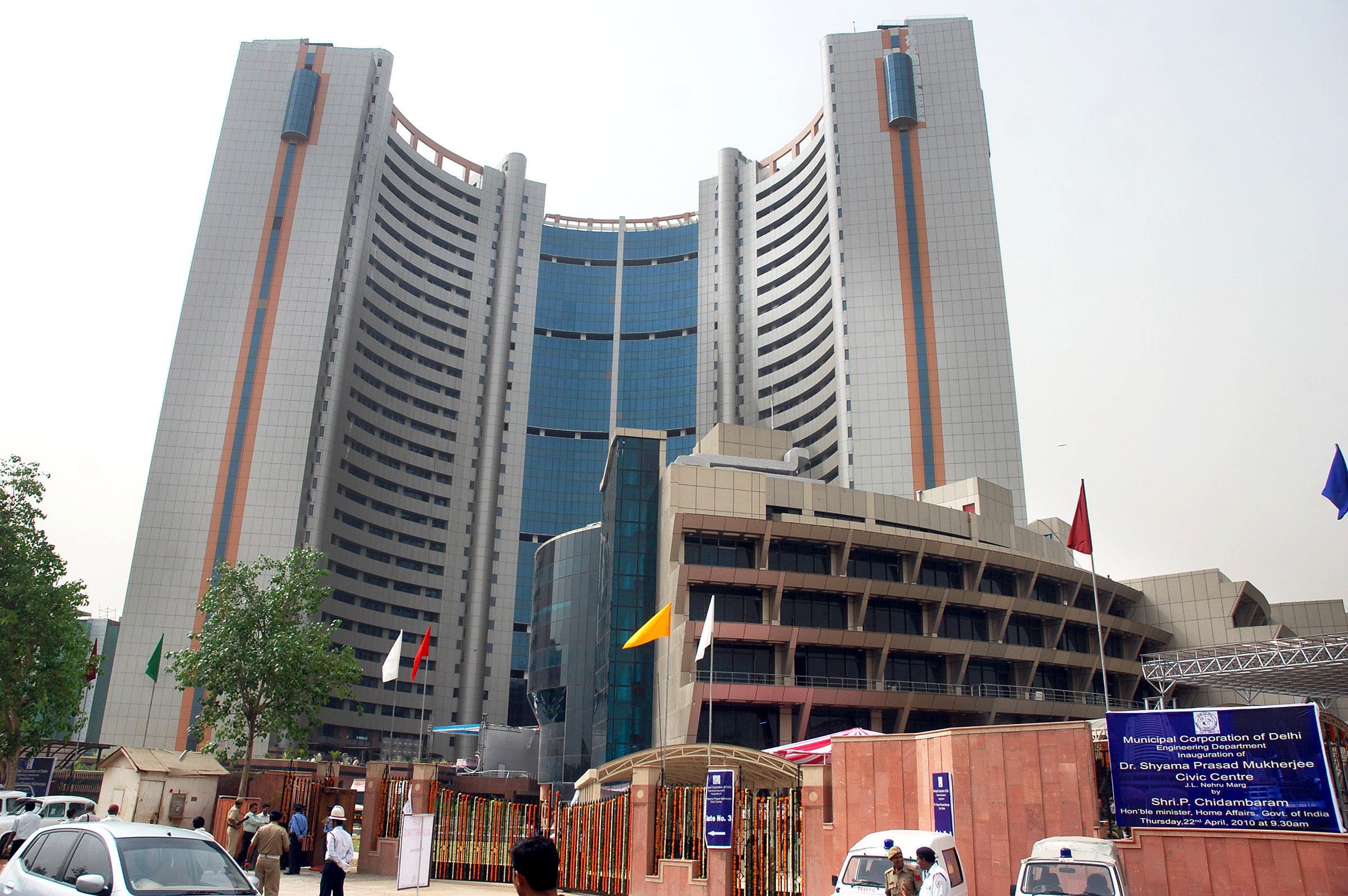 MCD extends equal pay benefit to 4,400 contractual workers