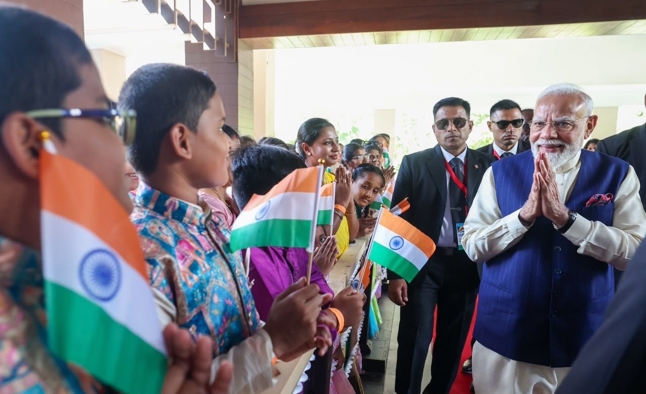 PM Modi receives grand welcome from Indian diaspora on arrival in Seychelles