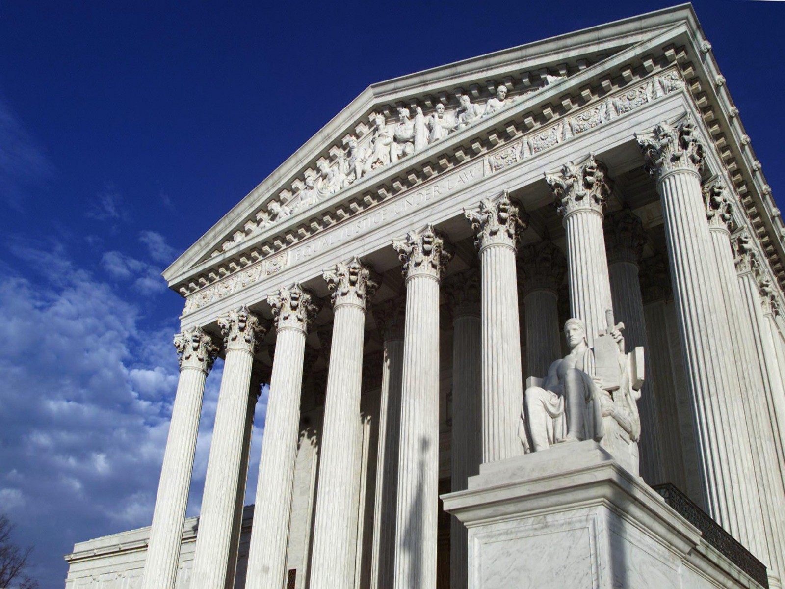 US Supreme Court eases deportation process for green card holders accused of certain crimes