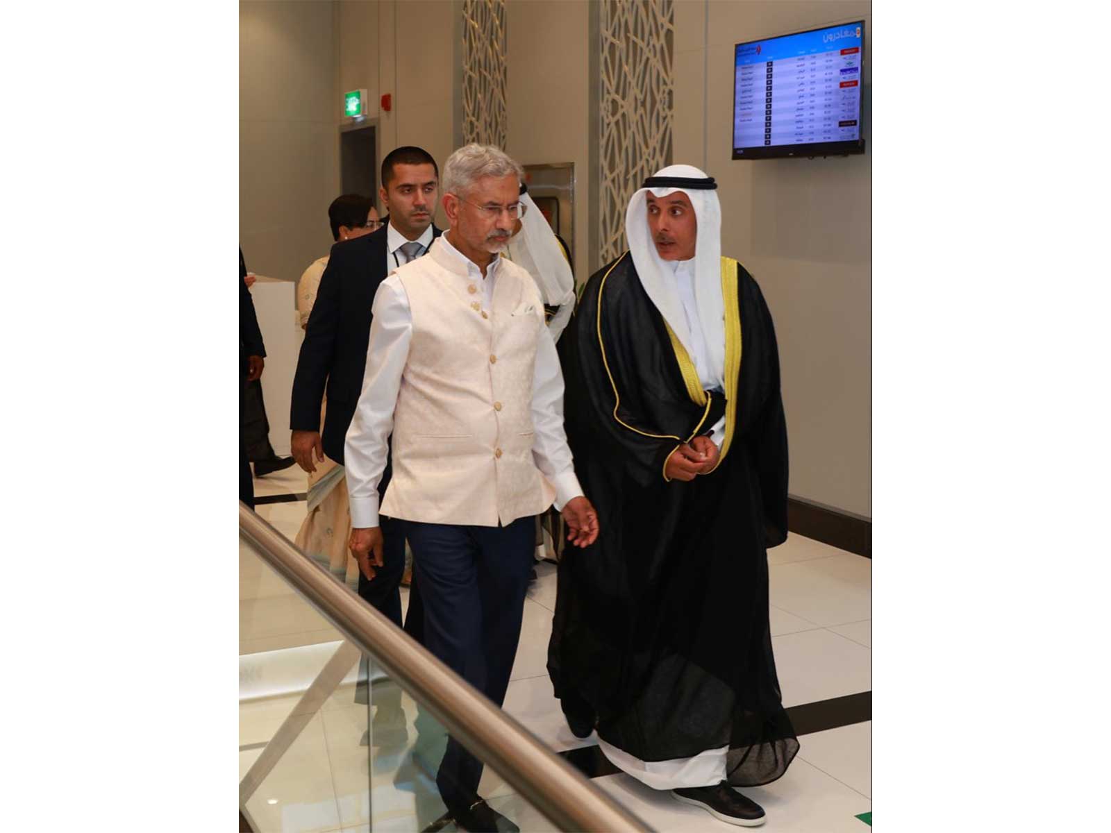 EAM Jaishankar arrives in Kuwait, thanks Deputy FM for warm welcome; looks forward to engagements