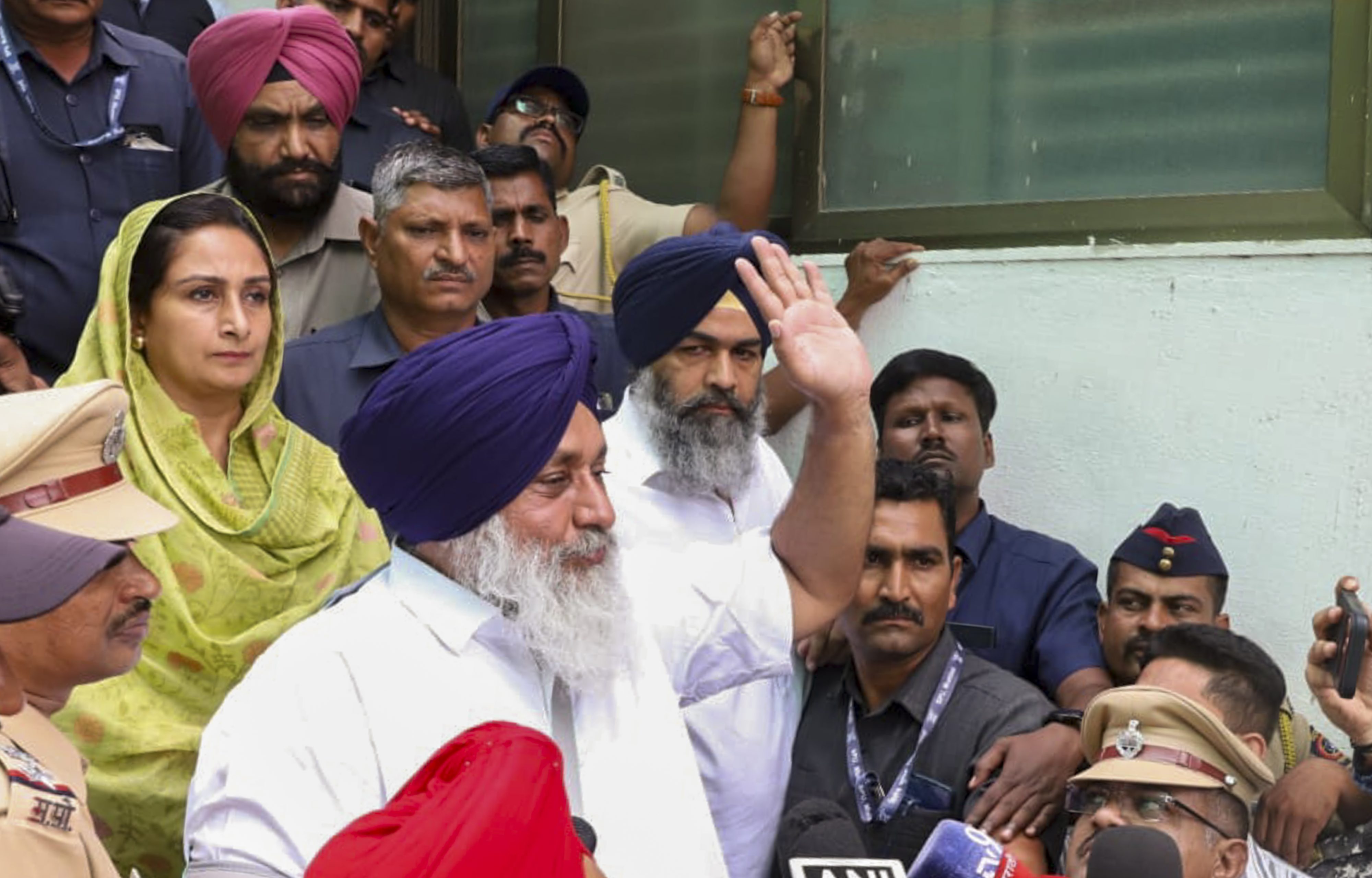 Sukhbir Badal flies to Delhi after being discharged from Nanded hospital