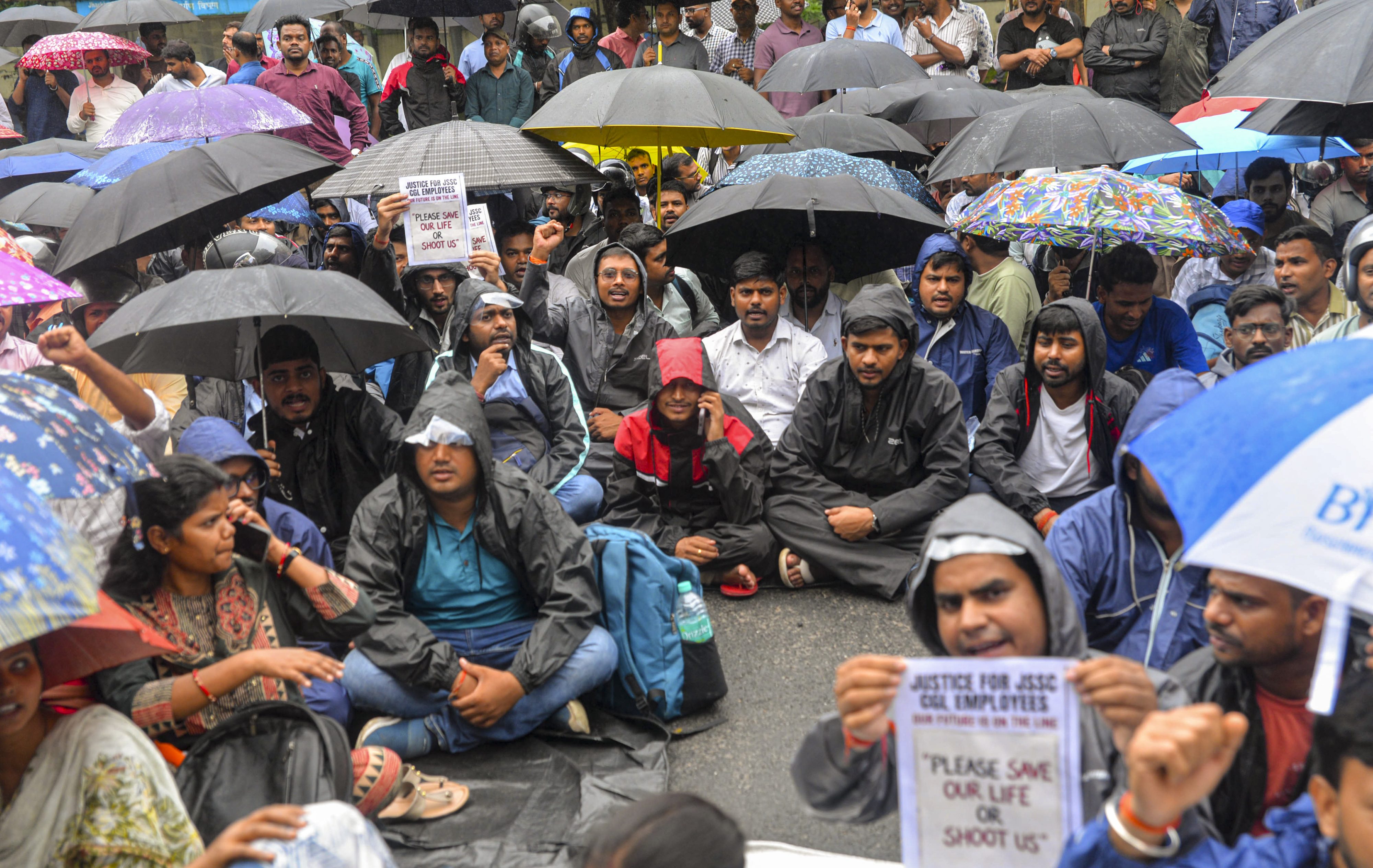 Jharkhand job exam row: Protesters halt stir on 26th day, give govt two months to resolve issues
