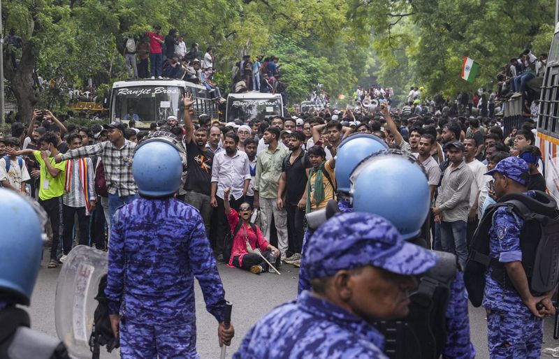 Supreme Court forms high-powered committee to probe allegations of police excesses during student protests in Delhi