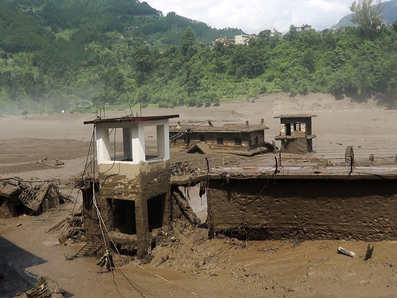 Nepal Floods: Death toll rises to 165, hundreds still missing