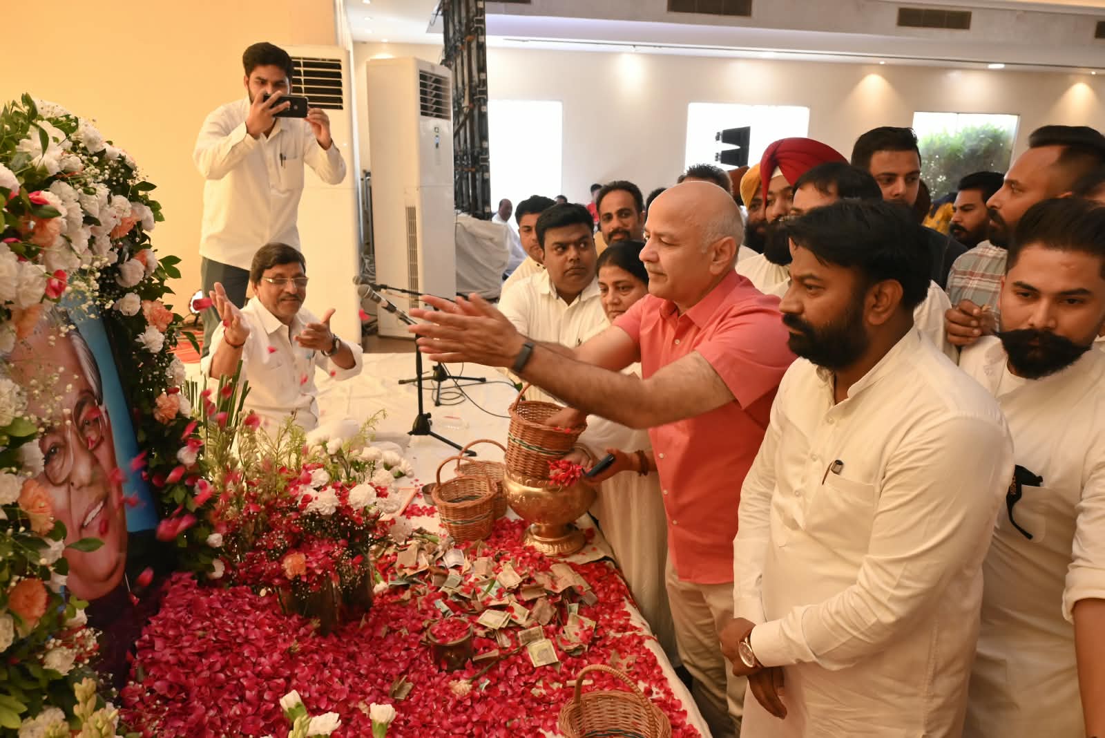Manish Sisodia, Bhagwant Mann’s wife attend ex-minister Bhagat Chunni Lal’s ‘antim ardas’ in Jalandhar