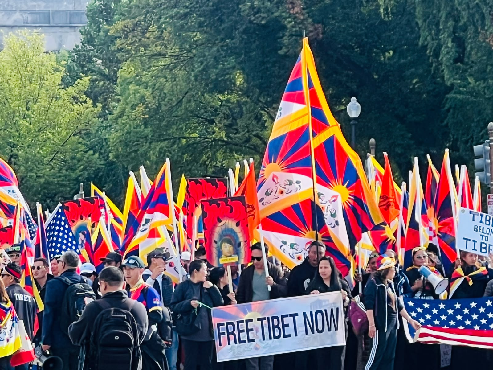 “We want China out of Tibet”: Tibetans, Uyghurs hold anti-China protests in Washington over Xi’s US visit